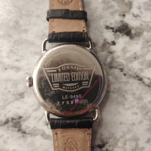 🔥Limited Edition Fossil Paper Boy Watch.🔥 - Picture 2 of 6